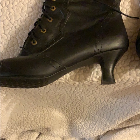 Black Boots - Picture 3 of 9